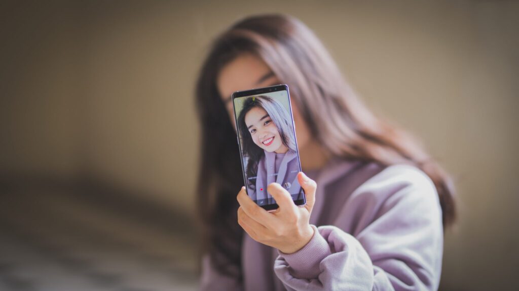 Selfie Poses For Girls At Home 💜 | selfie poses for girls🦋 #youtube  #snapchat - YouTube